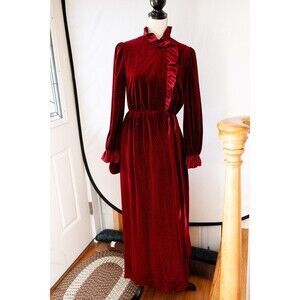 Vintage R. Michael Alan M velvet robe ruffle collar long sleeve dark Red